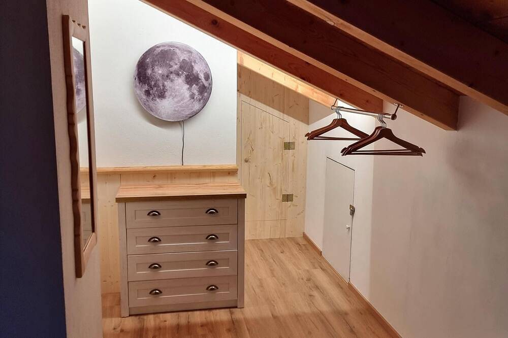 Ganze Wohnung, Fewo für 1-2 Pers., 32m²,  Wohn- Schlafzimmer, Küche, Bad, Balkon in Bischofswiesen, Berchtesgadener Alpen