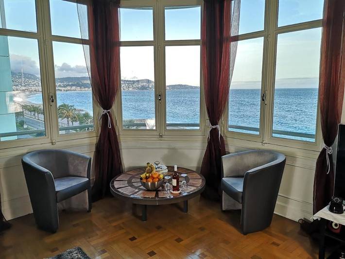 Gîte pour 7 personnes, avec Terrasse et Vue dans Plage Fabron Bambou Nice