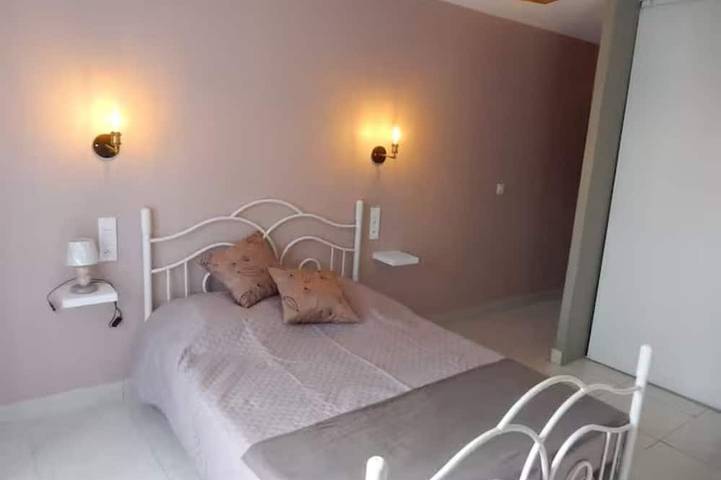 Gîte pour 10 personnes, avec jardin à Lédergues - 4