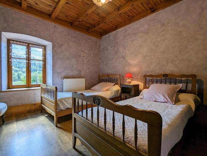 Location de vacances pour 6 personnes, avec terrasse et piscine ainsi que jardin et vue à Retournac - 2