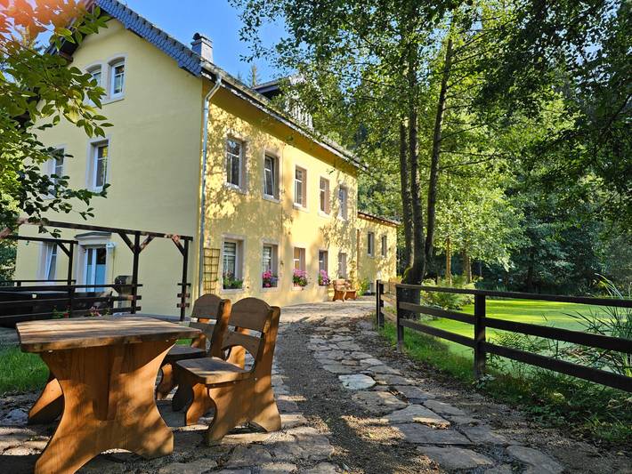 Ferienwohnung für 2 Personen, mit Garten und Seeblick