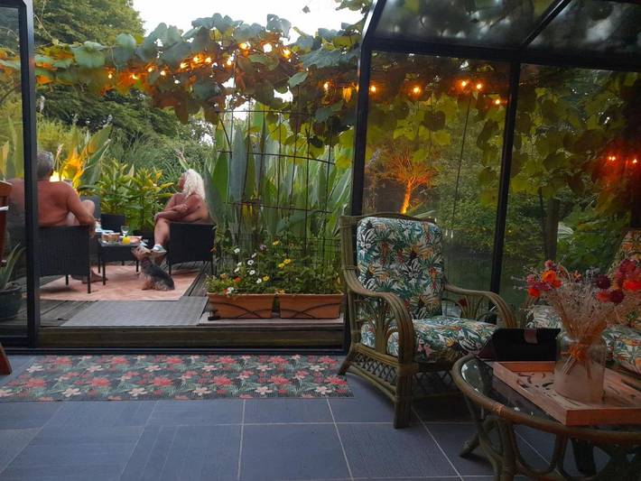 Chambre d’hôte pour 2 personnes, avec Jacuzzi et Terrasse ainsi que Jardin et Piscine