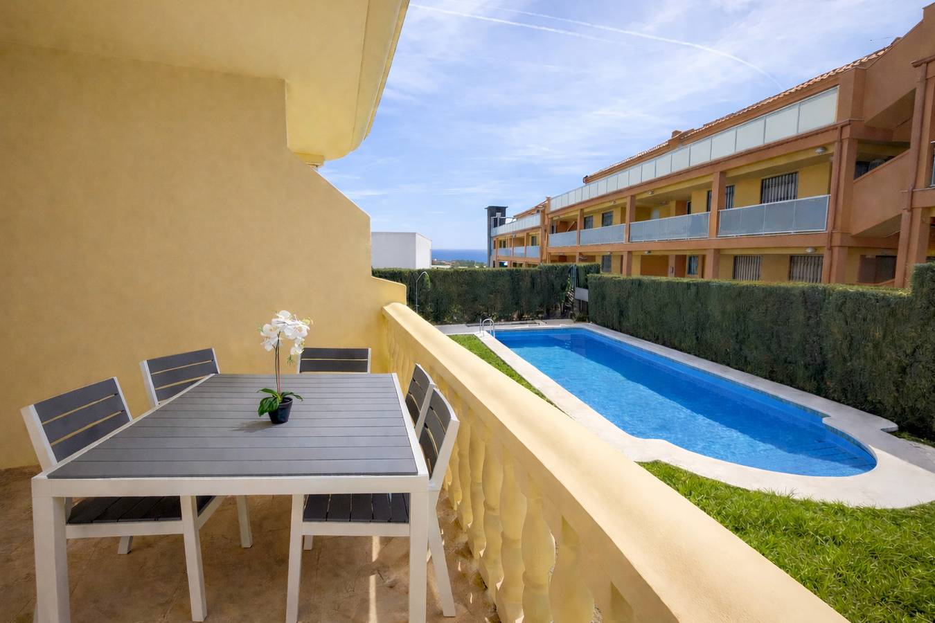 Appartement entier, Bajo con terraza junto a la piscina - Madeira in Alcossebre, Alcalà de Xivert