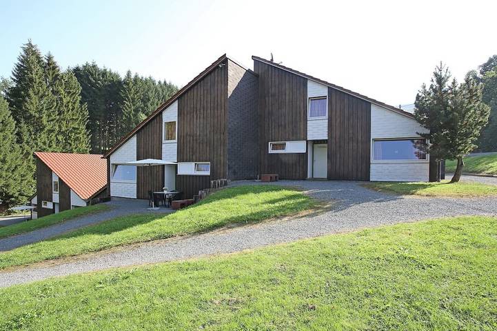 Ferienhaus für 4 Personen, mit Balkon und Garten
