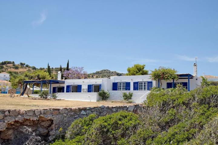 Holiday rental for 5 people, with view and garden in Spetses