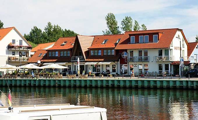 Hotel zur Brücke in Wieck (Greifswald), Greifswald