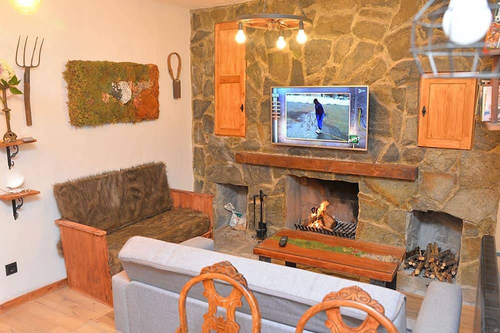 Ganze Wohnung, Angepasste rustikale Wohnung für 4 Personen Pobla de Lillet in La Pobla de Lillet, Katalanische Pyrenäen