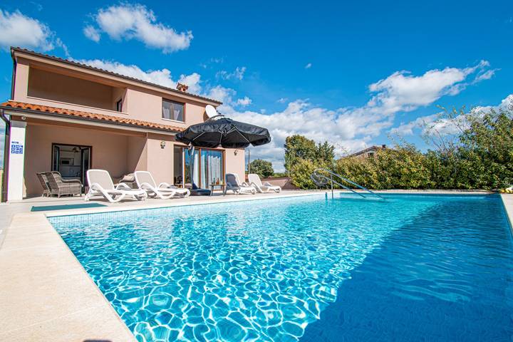 Villa pour 8 personnes, avec piscine et balcon à Loborika - 2