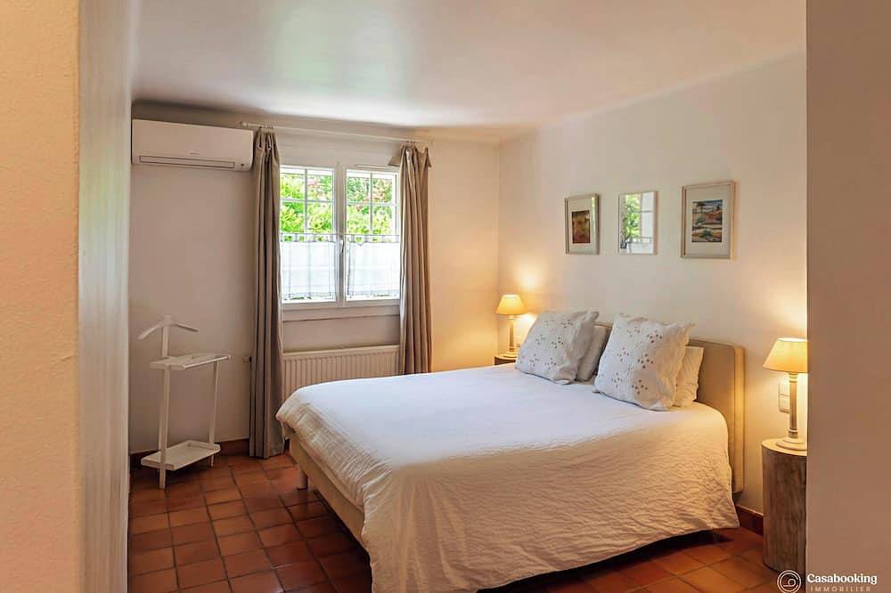 Casa-La Tarente villa piscine et panorama vignes in Taradeau, Région de Draguignan
