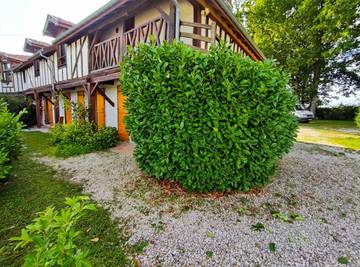 Gîte pour 12 personnes, avec balcon à Châtillon-sur-Broué