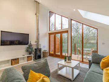 Log Cabin for 8 People in West Yorkshire, Yorkshire, Photo 1