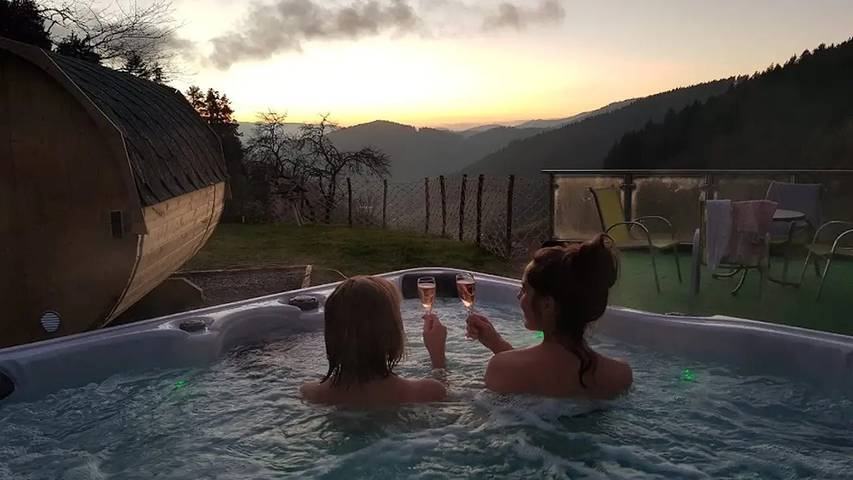 Bauernhof für 6 Personen, mit Whirlpool und Balkon sowie Sauna in Kinzigtal