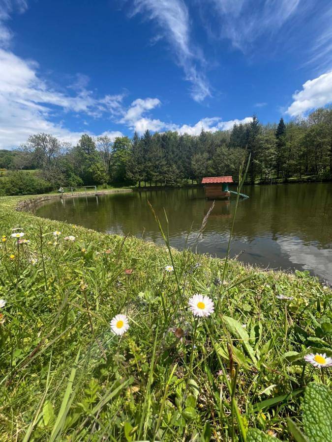 Maison de campagne pour 6 personnes, avec Terrasse et Jardin ainsi que Vue sur le lac et Vue à Manzat - 4