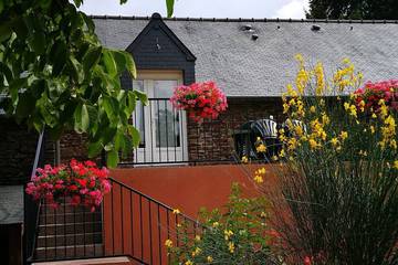 Gîte pour 4 personnes, avec jardin à Concoret