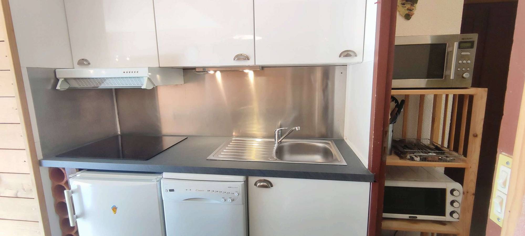 Entire holiday apartment, Lovely Spacious Flat On The Snow Front in Isola 2000, Isola