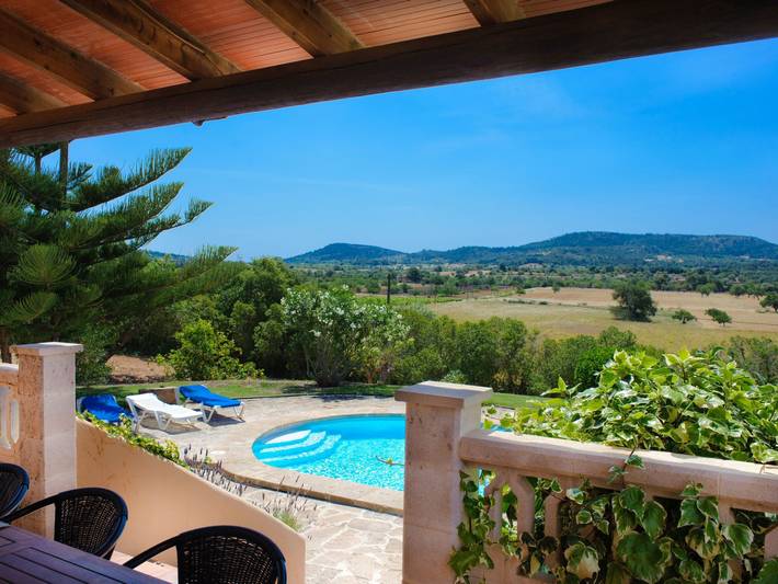 Finca für 8 Personen, mit Garten und Pool in Cas Concos