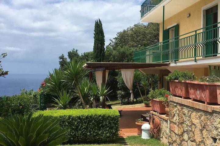Fabulous villa surrounded by greenery with private swimming pool in San Lucido, Provincia di Cosenza