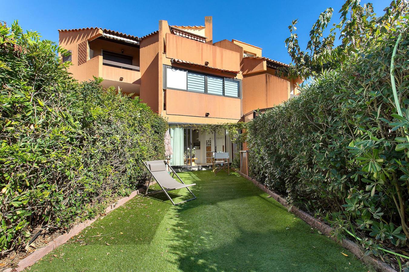 Appartement entier, Appartement 'La Perle De L'Argentière' avec terrasse privée et climatisation in La Londe-les-Maures, Parc national de Port-Cros