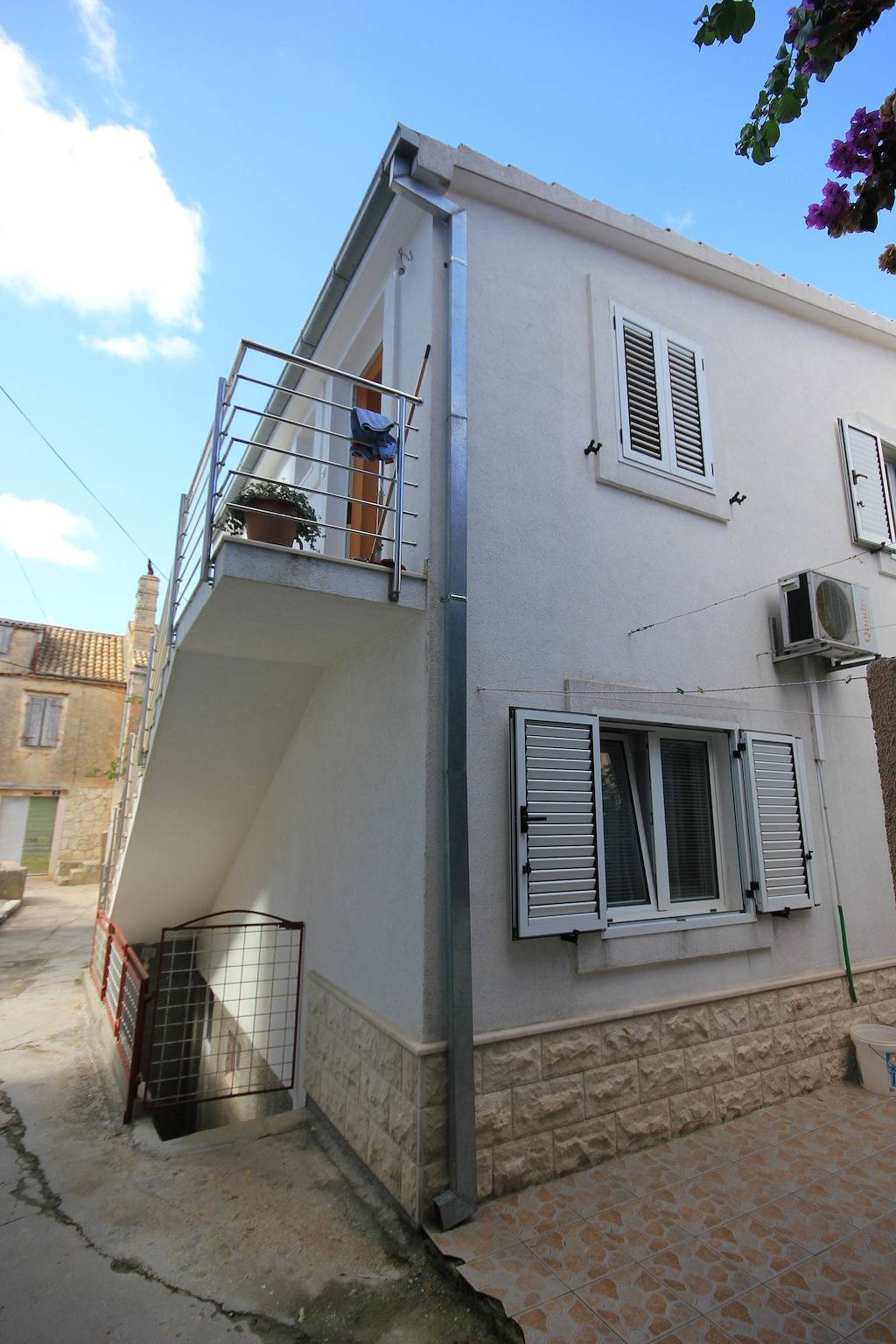 Hel lägenhet, Ettrumslägenhet vid stranden Vis A-2459-a in Vis Town, Split-Dalmatia guovlu