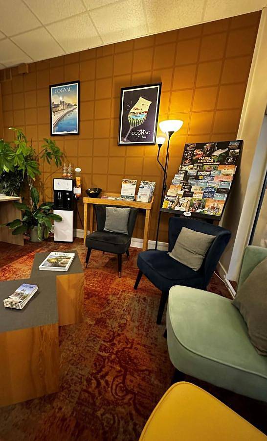 Hôtel pour 2 personnes, avec piscine ainsi que jardin et terrasse, animaux acceptés à Cognac - 4