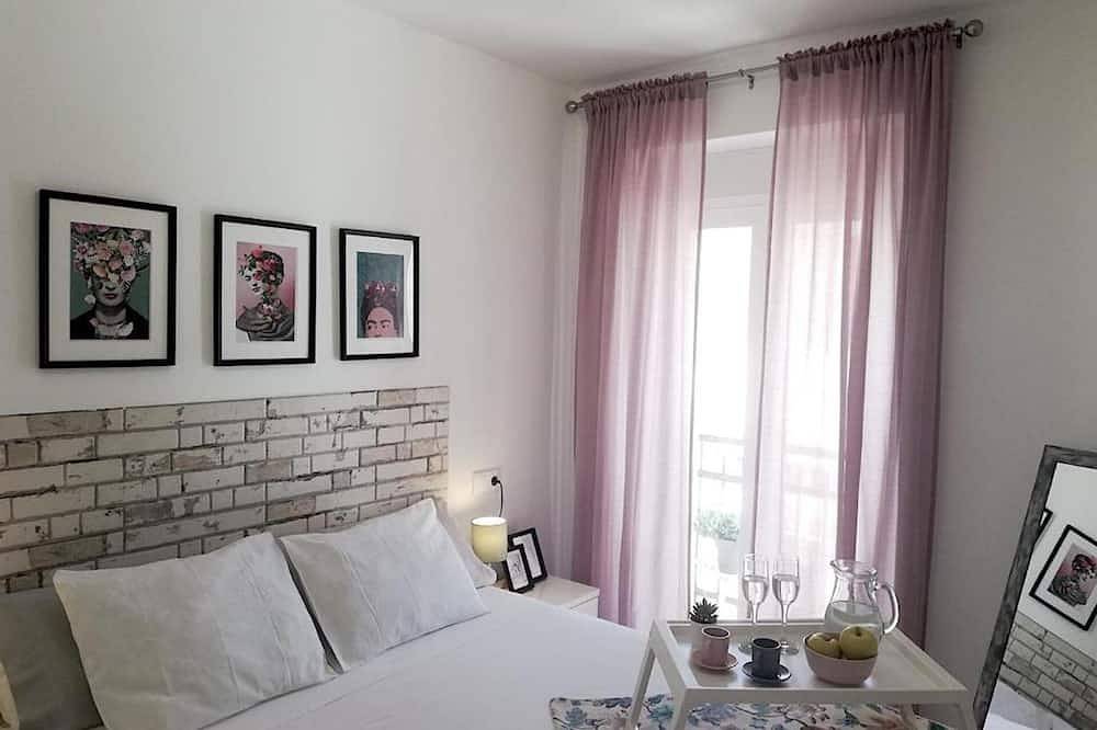Entire apartment, Frida - Alto with Terrace in Mérida, Badajoz Province