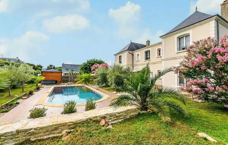Maison de vacances pour 15 personnes, avec terrasse et piscine à Saint-Cyr-sur-Loire