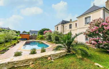 Gîte pour 15 personnes, avec piscine et terrasse à Saint-Cyr-sur-Loire