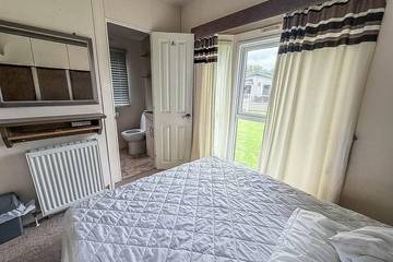 Static Caravan for 8 People in Waveney District, Suffolk, Photo 2