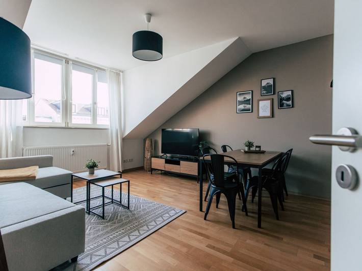 Ganze Ferienwohnung, Luga Homes - Zoo - z_*Homely* 2-Zimmer-Appartement mit Wohnküche in Leipzig Mitte, Leipzig