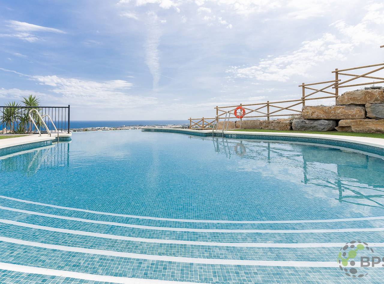 Ganze Wohnung, Paraiso Pueblo Penthouse 2452 Sea & Golf View in Benahavís, Costa del Sol