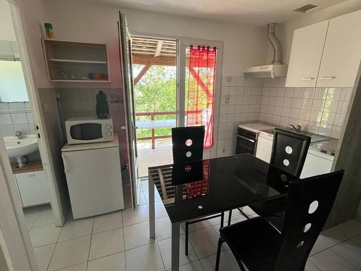 Location de vacances pour 5 personnes, avec piscine et jardin ainsi que sauna et vue à Saint-Chamarand - 4