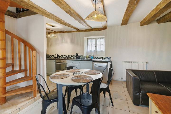 Location de vacances pour 4 personnes, avec jardin, adapté aux familles à Jayac - 2