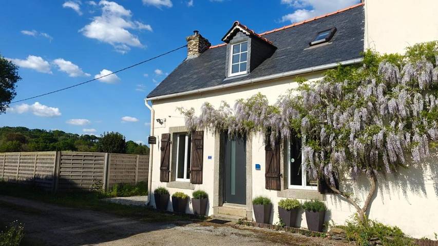 Location de vacances pour 4 personnes, avec vue et jardin à Châteauneuf-du-Faou - 4