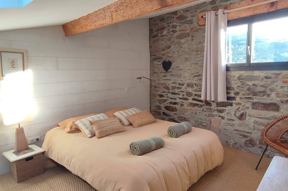 Appartement entier, Le Mirador – Duplex d’exception à Collioure, vue panoramique mer, garage in Côte Vermeille, Collioure