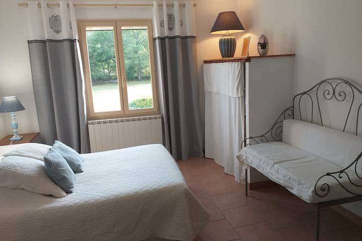 Maison d’hôte pour 2 personnes, avec jardin à Lacoste - 2