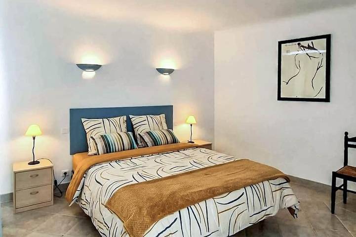 Location de vacances pour 9 personnes, avec terrasse et piscine à Taulis - 2