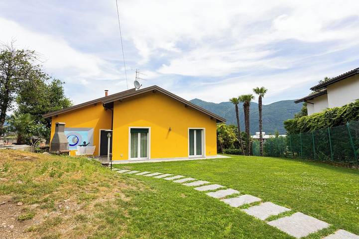 Ferienhaus für 7 Personen, mit Balkon und Garten in Comune di Cannobio