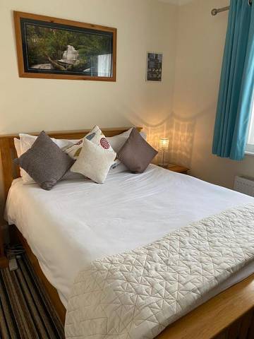 Bed and breakfast for 2 people in Canterbury