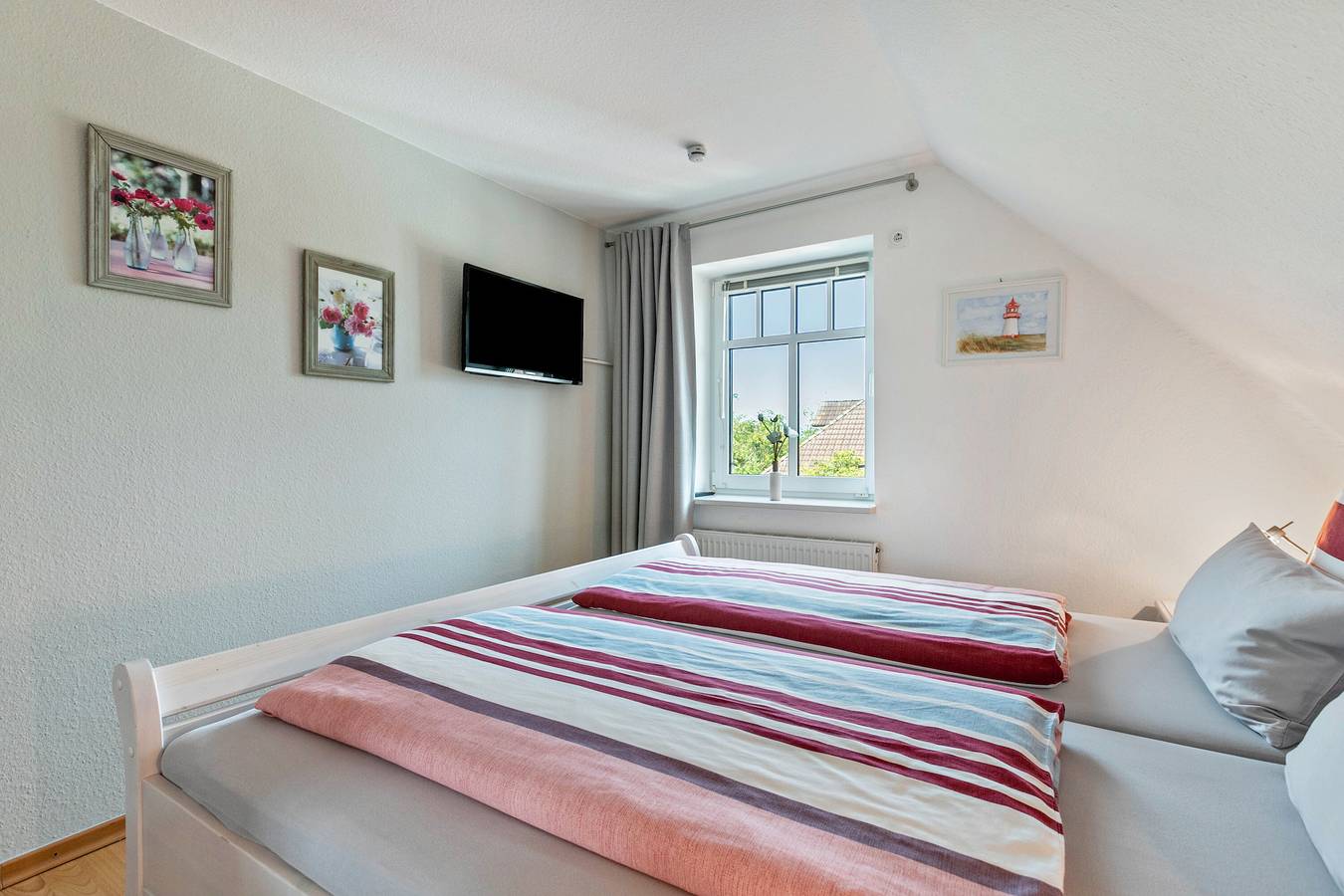 Ganze Wohnung, Ferienwohnung Strandgut" mit gemeinsamer Terrasse, Gemeinschaftsgarten und Wi-Fi in Niebüll, Nordfriesland