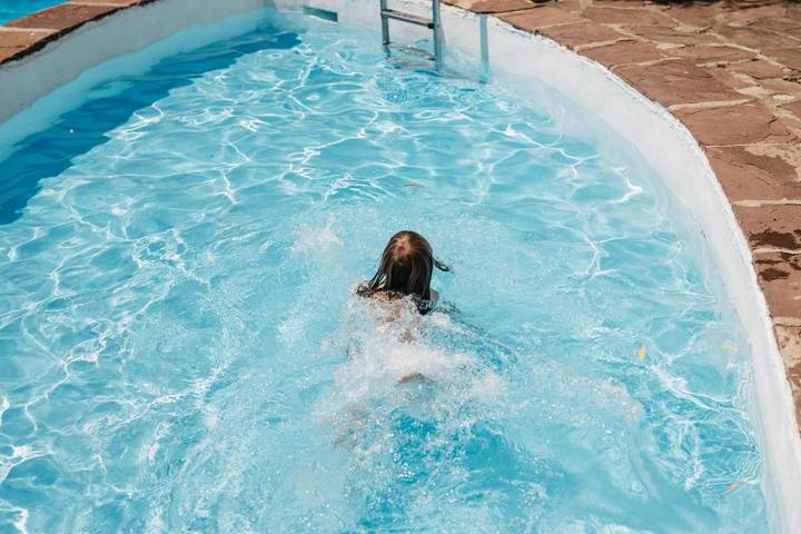 Casa rural con piscina para 2 personas, con piscina además de terraza y jardín en Ripollès - 2