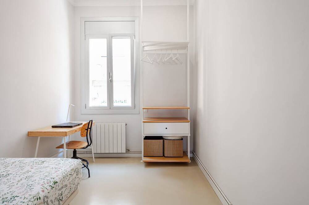 Casa Conquista: Where Catalan Charm Meets the Heart of the City in Platja de l'Estació (Badalona), Badalona