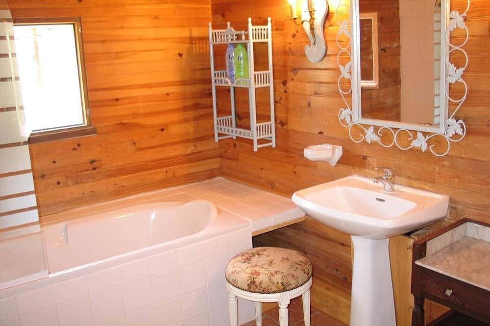 Les Garris maison avec piscine in Creysse, Périgord Pourpre