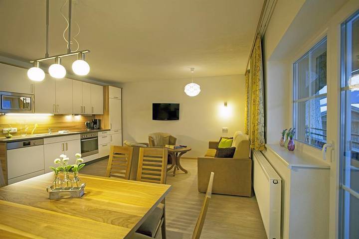 Ferienwohnung für 6 Personen, mit Garten und Sauna sowie Balkon - 1