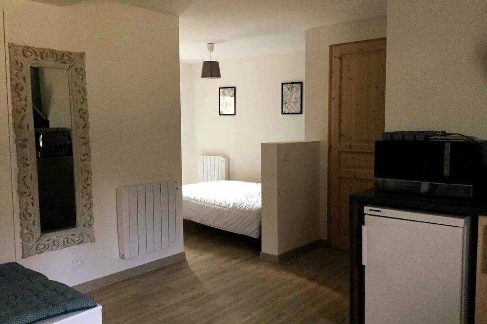 Apartamento entero, Alquileres de vacaciones 2 personas cerca de Grignan compartir grupo in Colonzelle, Región de Nyons