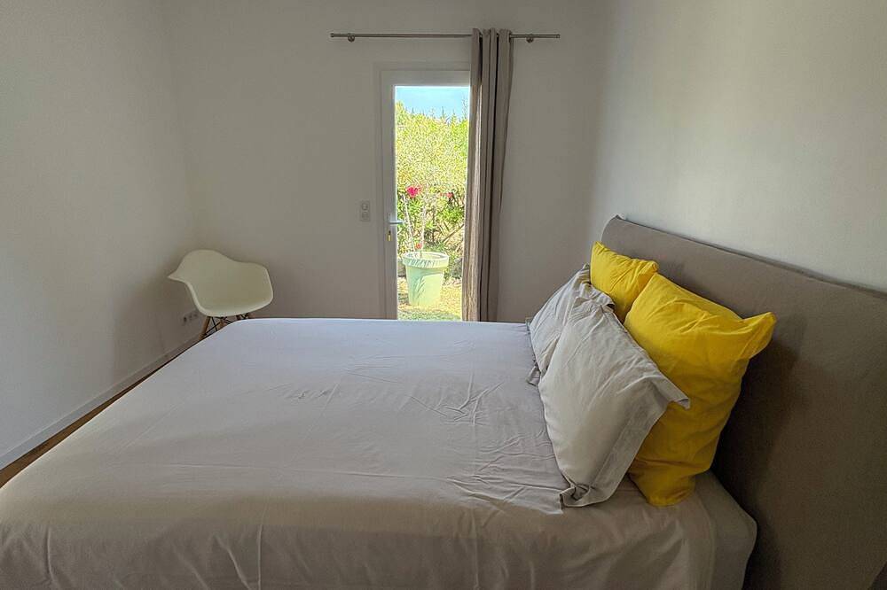 New architect house, quiet with heated pool in Saint-Florent, Calvi region