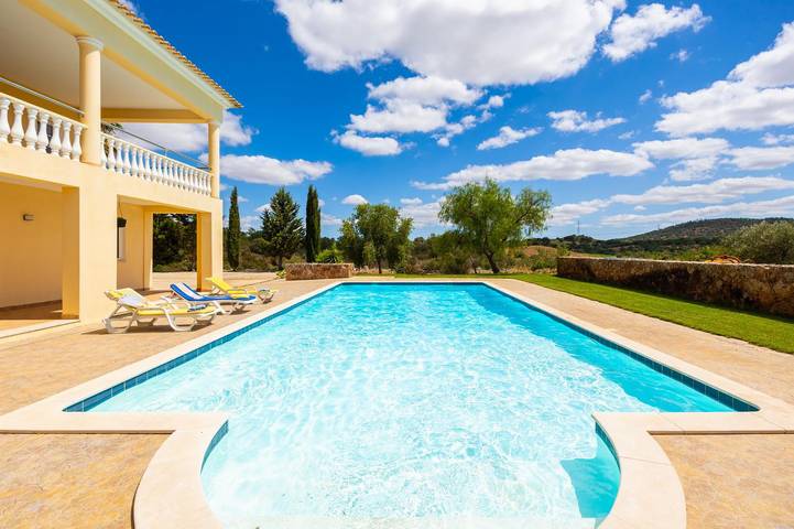 Location de vacances pour 8 personnes, avec jardin dans São Bartolomeu de Messines - 4