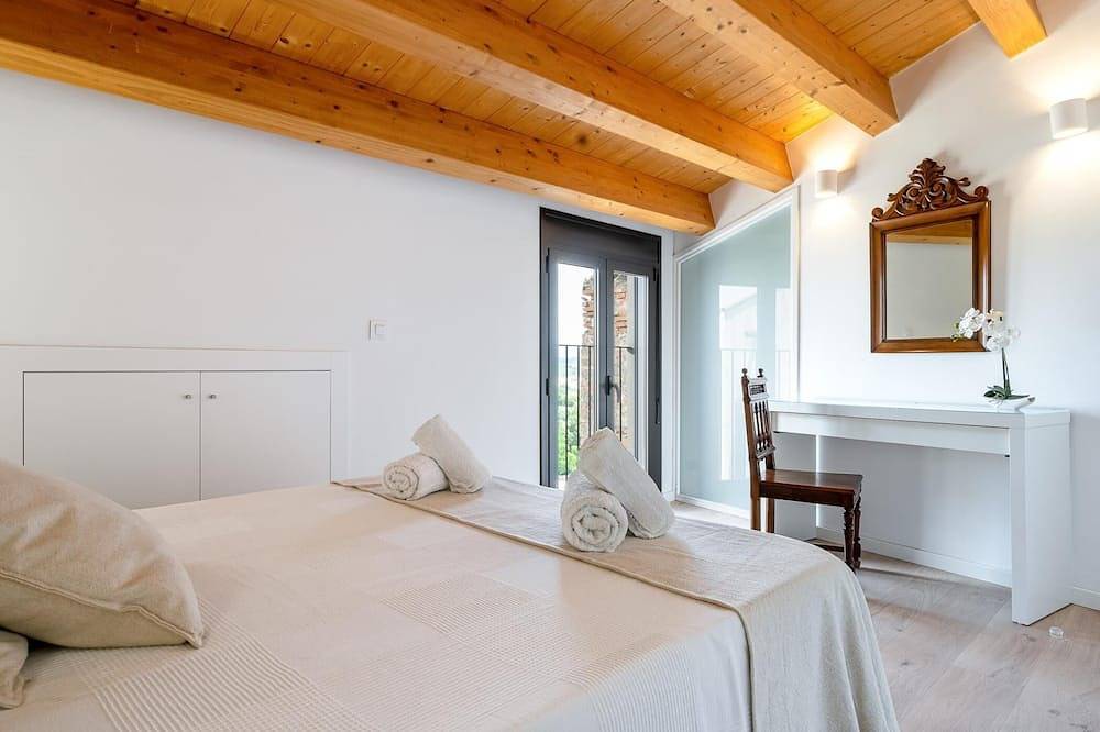 Entire apartment, Spectacular views of the Montblanc wall in Montblanc (Spain), Tarragona Province