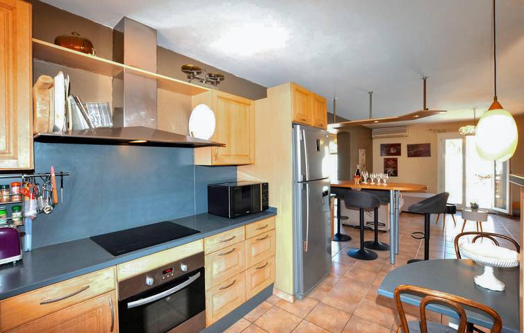 Modernes Apartment mit Terrasse und Parkplatz, 400m zum Stadtzentrum in Saleilles, Côte d'Améthyste