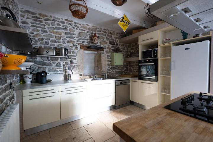 Location de vacances pour 6 personnes, avec piscine et jardin, animaux acceptés à Saint-Bauzille-de-Montmel - 4