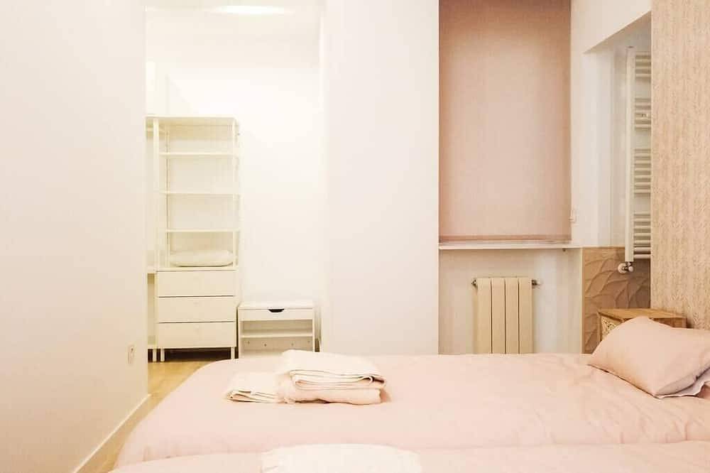 Entire apartment, New Apartment Denver- Downtown/Design/Wi-Fi in Valladolid, Valladolid Province